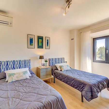 Tranquil Plana Den Rull Set In The Beautiful Ternelles Valley Private Pool פוינסה